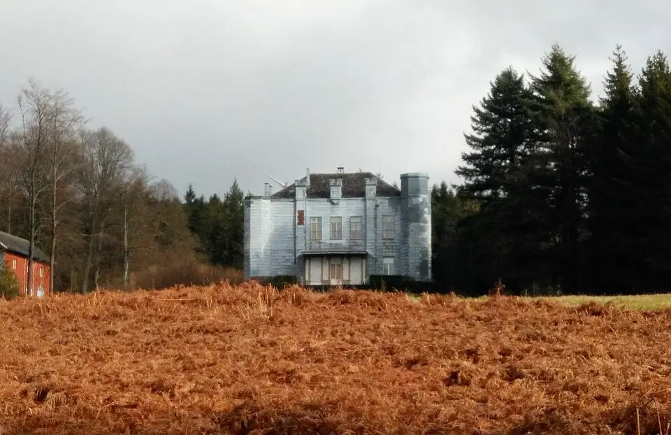 Amcomont Castle