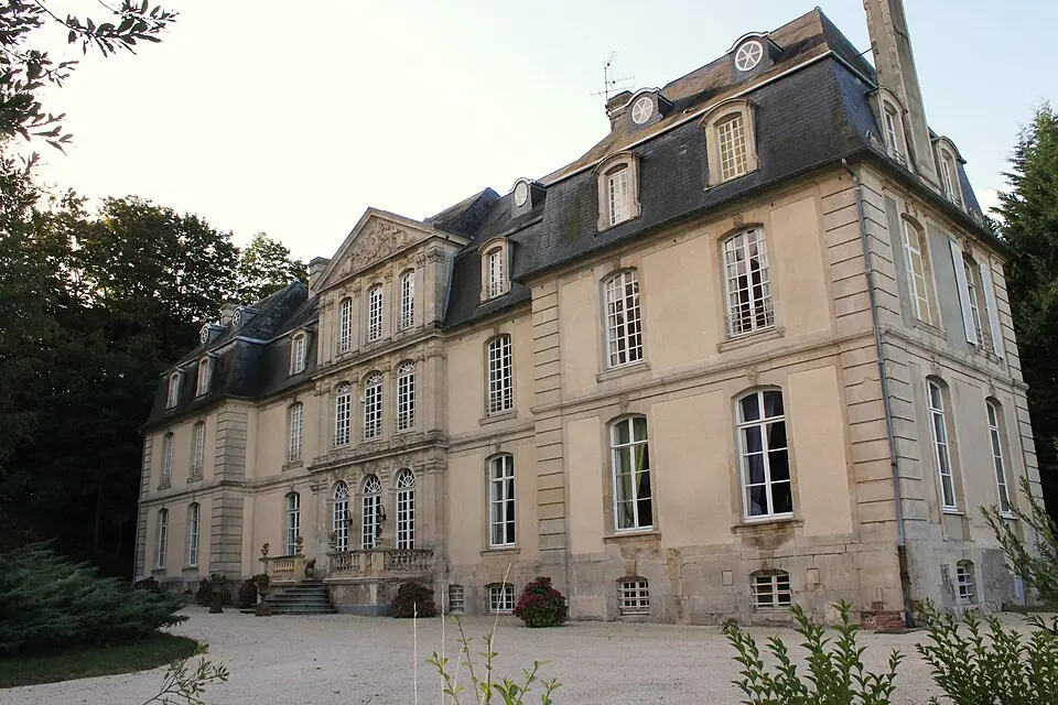 Image: Roi.dagobert · CC BY-SA 3.0 château de Coupigny