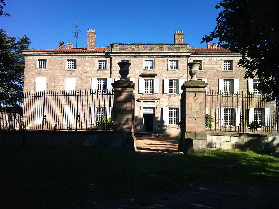 Image: Touam / Hervé Agnoux · CC BY-SA 3.0 château des Bruneaux