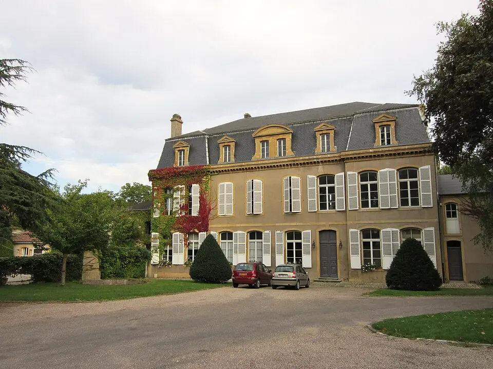 Image: Original uploader was Aimelaime at fr.wikipedia · Public domain Château de La Grange-aux-Ormes