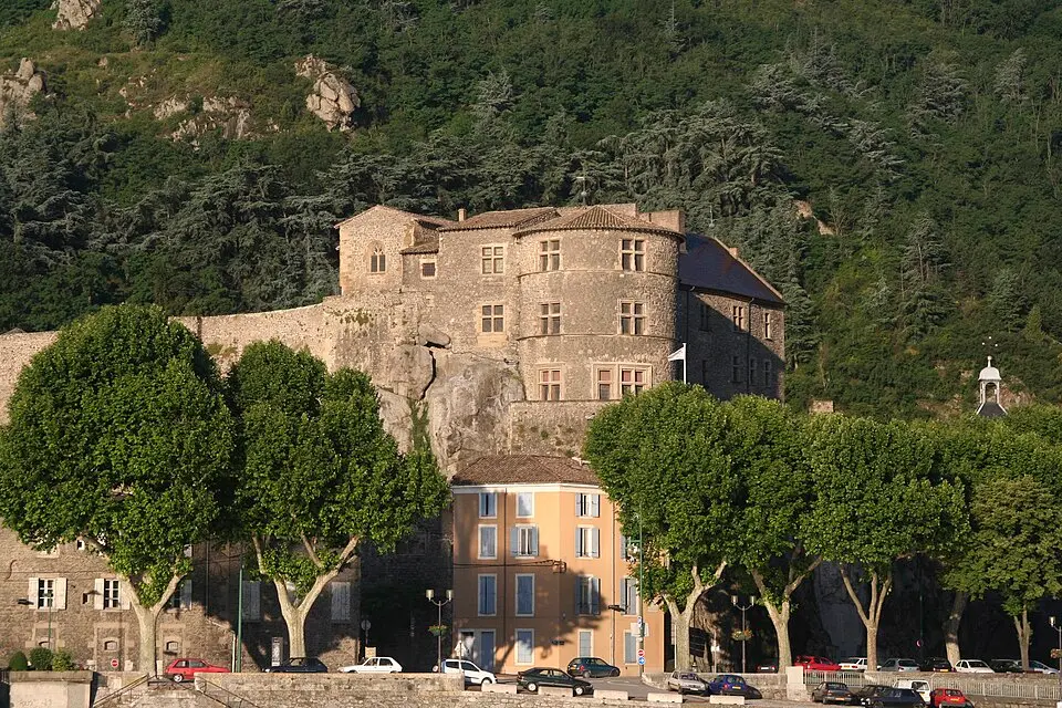 Obrázok: Charcutaille · CC BY-SA 3.0 château de Tournon