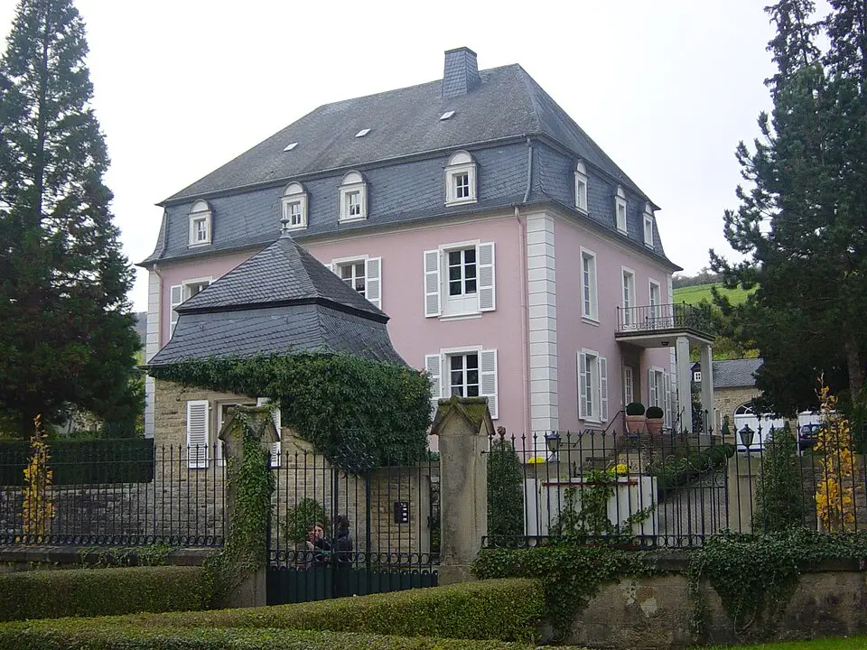 Obrázek: Ipigott at English Wikipedia · Public domain Schloss Born