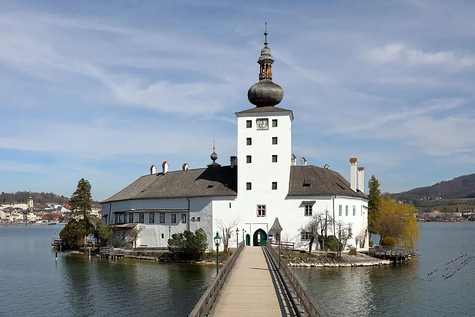 Bild: C.Stadler/Bwag · CC BY-SA 4.0 Gmunden: Das Schloss, das die Stadt 1603 wieder verkaufen musste