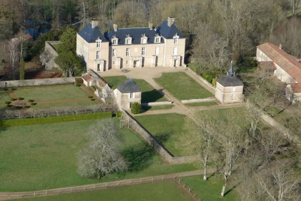 Image: Alain Rivier · CC BY-SA 4.0 château des Moulières