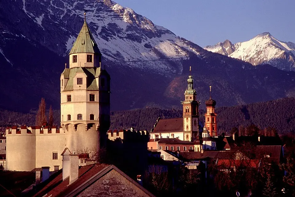 Bild: Herbert Ortner, Vienna, Austria · CC BY 2.5 Hall in Tirol: Wo der Vorläufer des Talers geprägt wurde