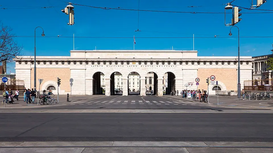 Image: Gugerell · CC0 Äußeres Burgtor (Wien)