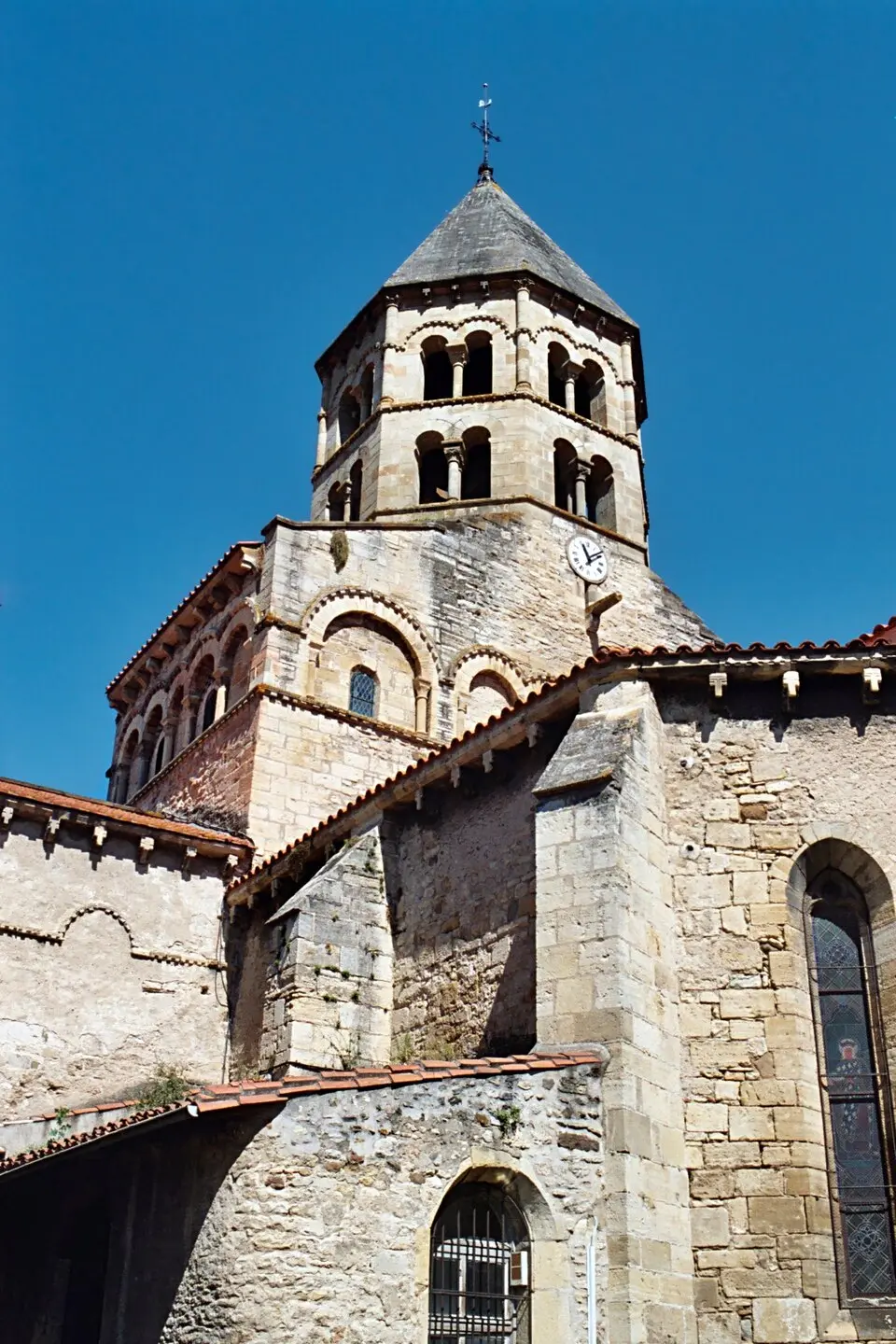 Obrázok: EmDee · CC BY-SA 3.0 église Saint-Julien de Chauriat