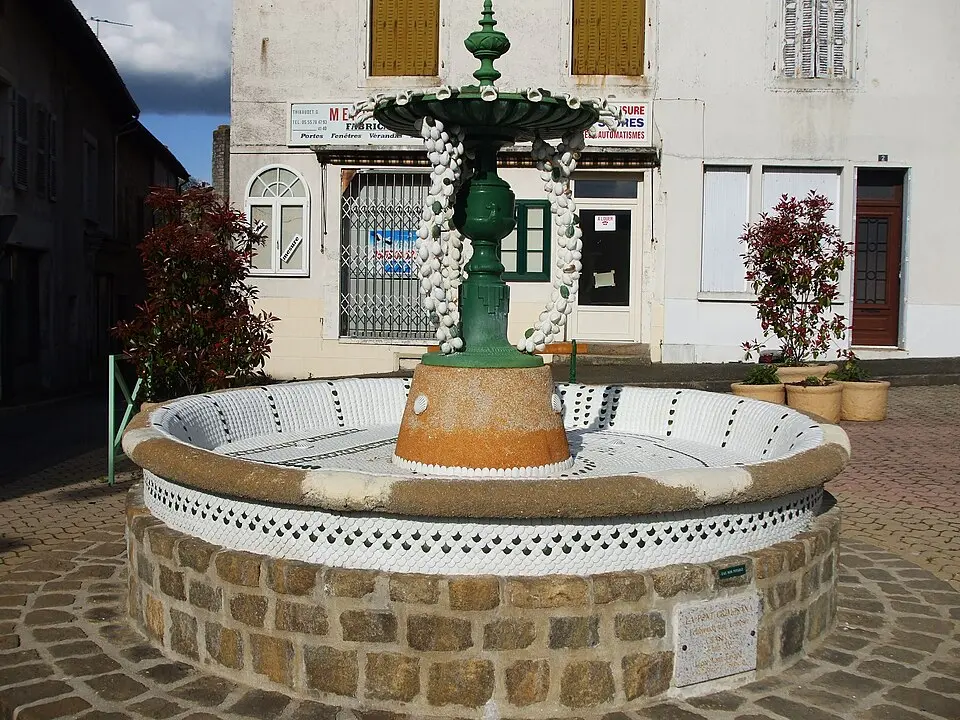 fontaine Font Crimosana de Châlus