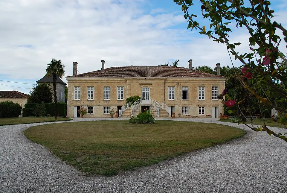 Image: PA · CC BY-SA 3.0 château Balac