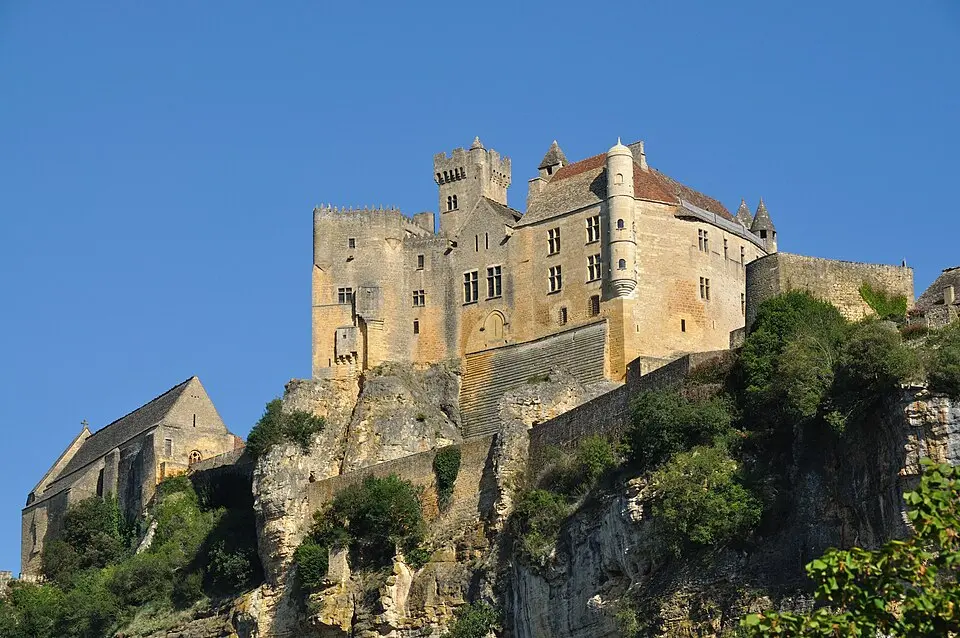 Slika: Gentil Hibou · CC BY-SA 3.0 Château de Beynac