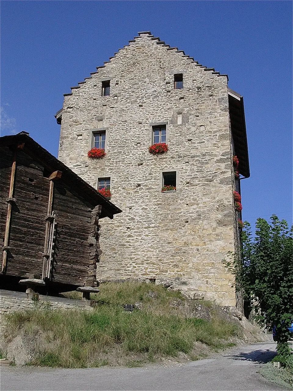Pfarrhaus (altes Schloss) mit Speicher