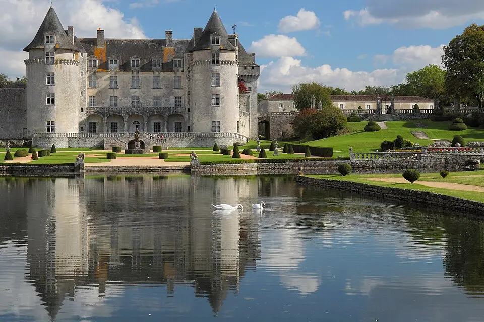 château de la Roche-Courbon