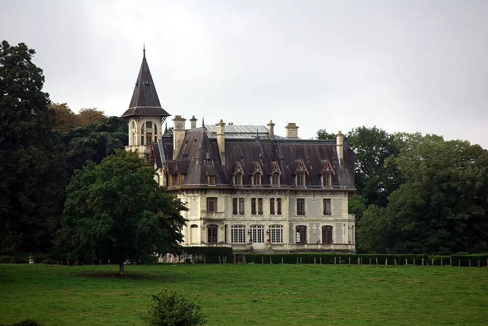 Obrázok: Duch · CC BY-SA 4.0 château de la Rochedain