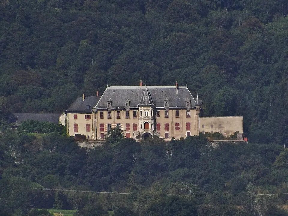 Image: Florian Pépellin · CC BY-SA 3.0 château de la Serraz