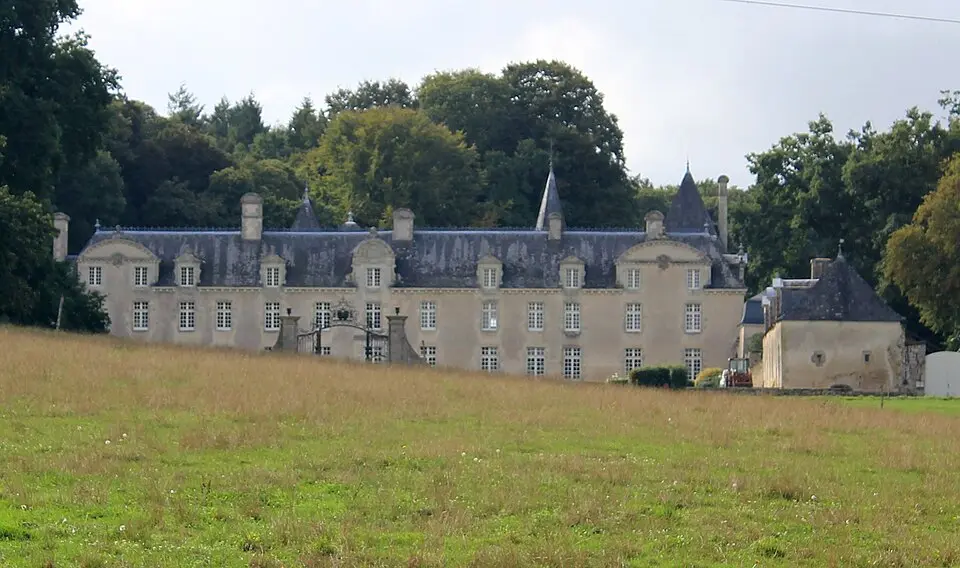 Image: XIIIfromTOKYO · CC BY-SA 3.0 Château de la Ville Der