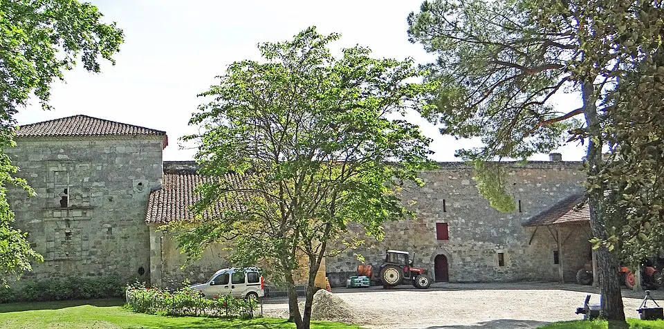 Image: MOSSOT · CC BY-SA 4.0 château de Lasserre