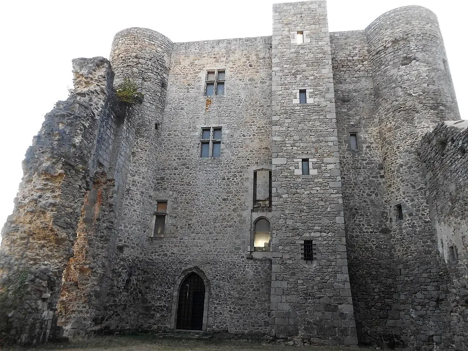 Image: Wisi eu · CC BY-SA 4.0 château de Montaigut-le-Blanc