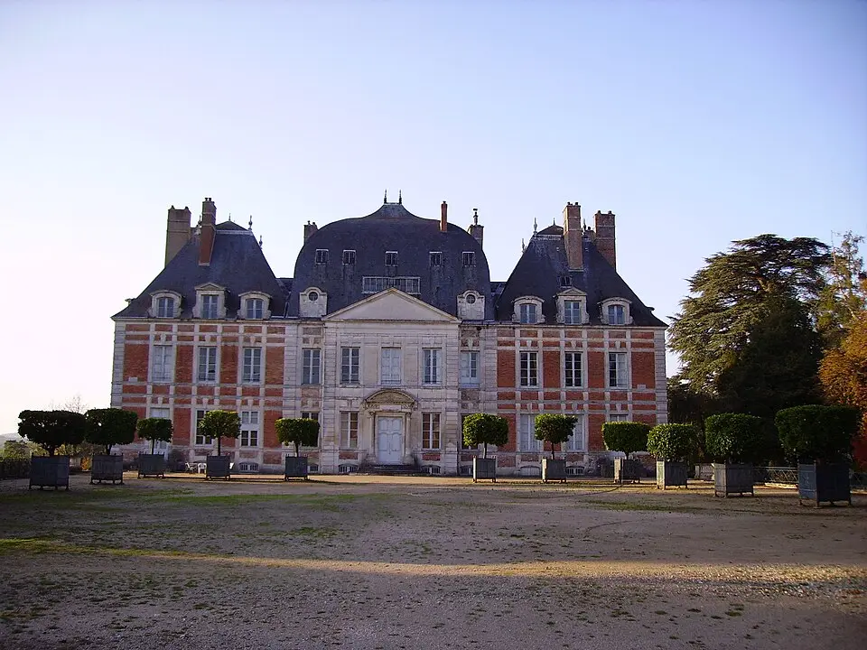 Image: Cjp24 · CC BY-SA 3.0 château de Lagrange-Montalivet
