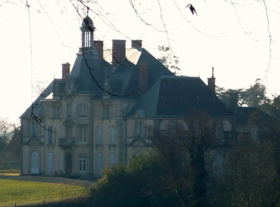 Slika: Cjulien21 · CC BY-SA 3.0 château de Montmirey-la-Ville
