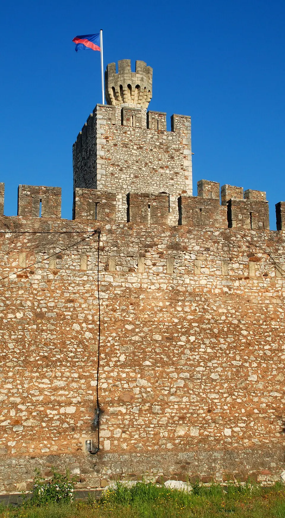 Image: EmDee · CC BY-SA 3.0 château de Pouzilhac