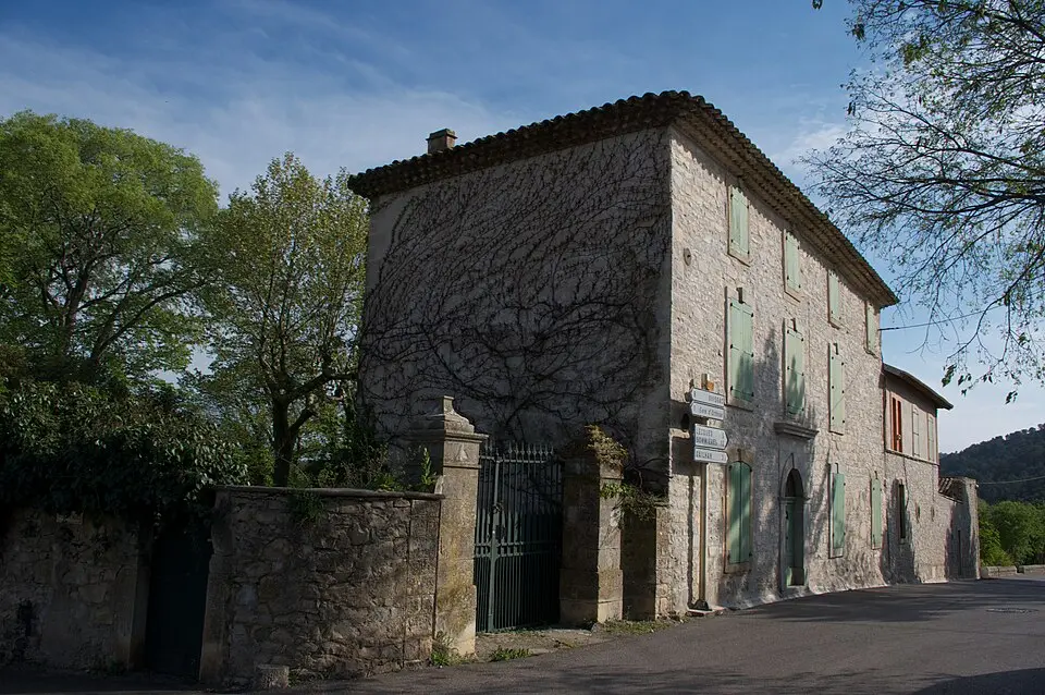 Obrázok: Eric Walter · CC BY-SA 3.0 château de Sardan