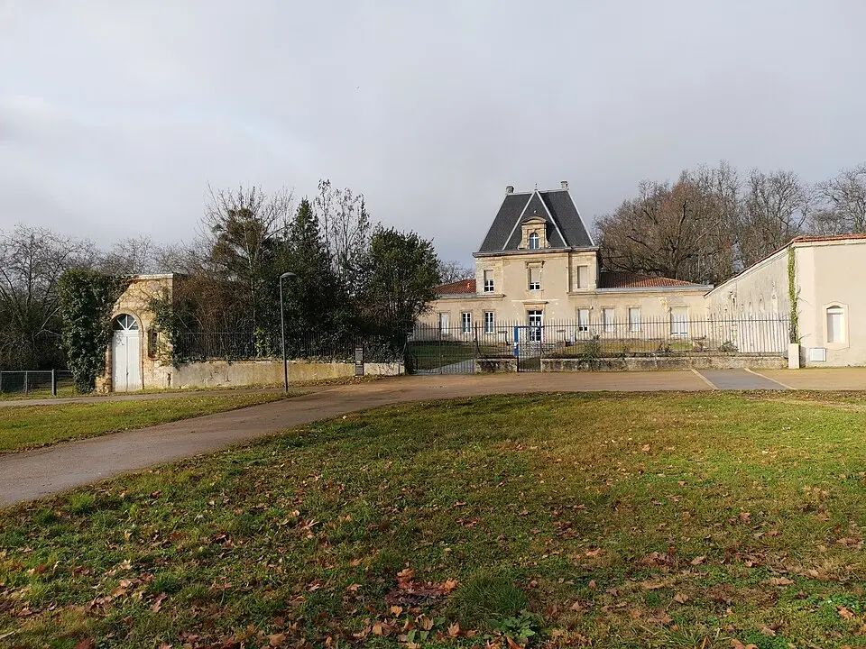 Obrázok: Aquilae · CC BY-SA 4.0 château de Séguinaud
