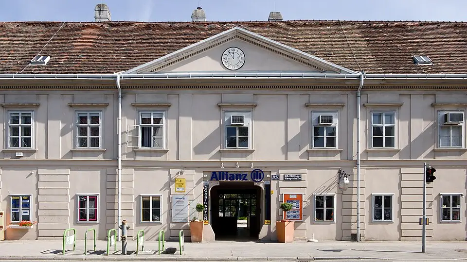 Image: Peter Gugerell · Public domain Schloss Essling