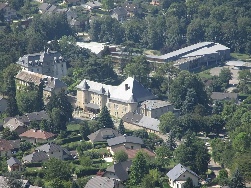 Obrázok: Anthony Levrot · CC BY-SA 4.0 château des Comtes de Challes