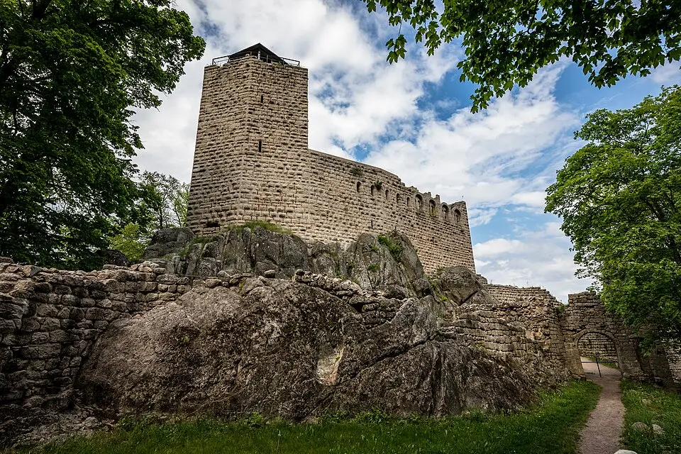 Image: L'Teigneux · CC BY-SA 2.0 Château du Bernstein