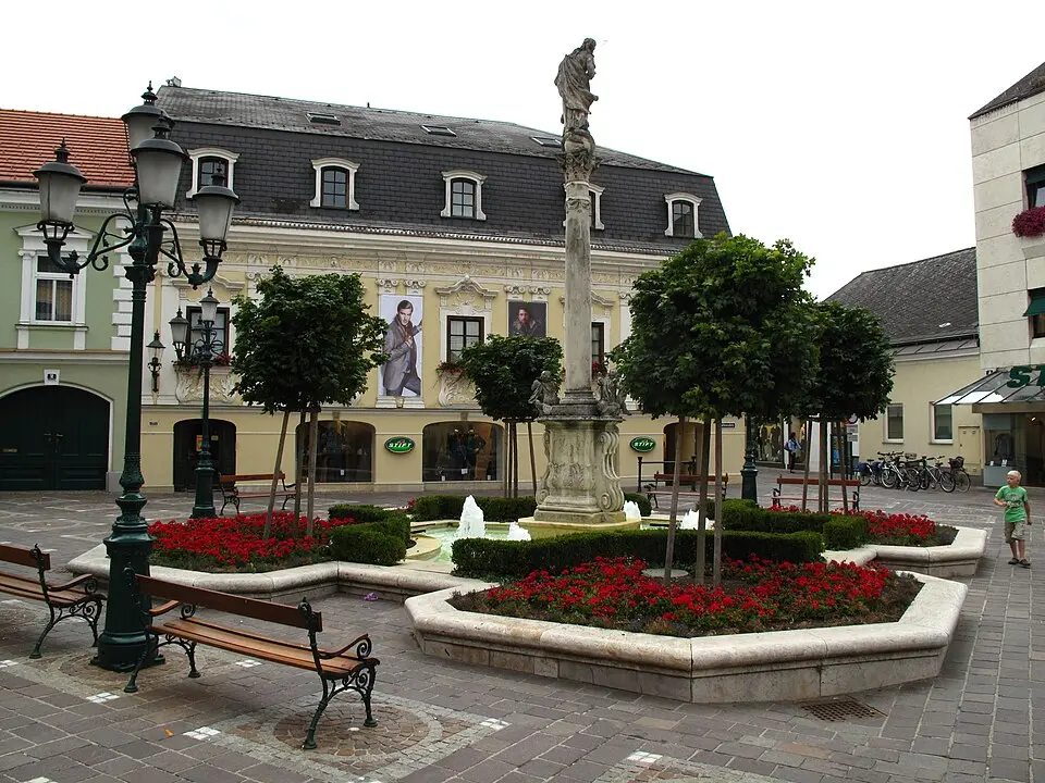 Image: Clemens PFEIFFER · CC BY 3.0 Marian column in Tulln