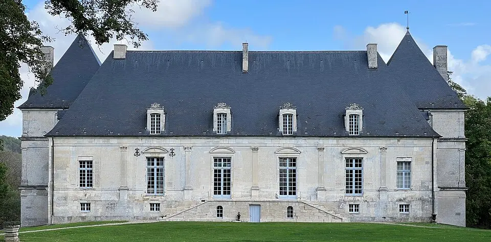 Kép: Chabe01 · CC BY-SA 4.0 château de Nuits