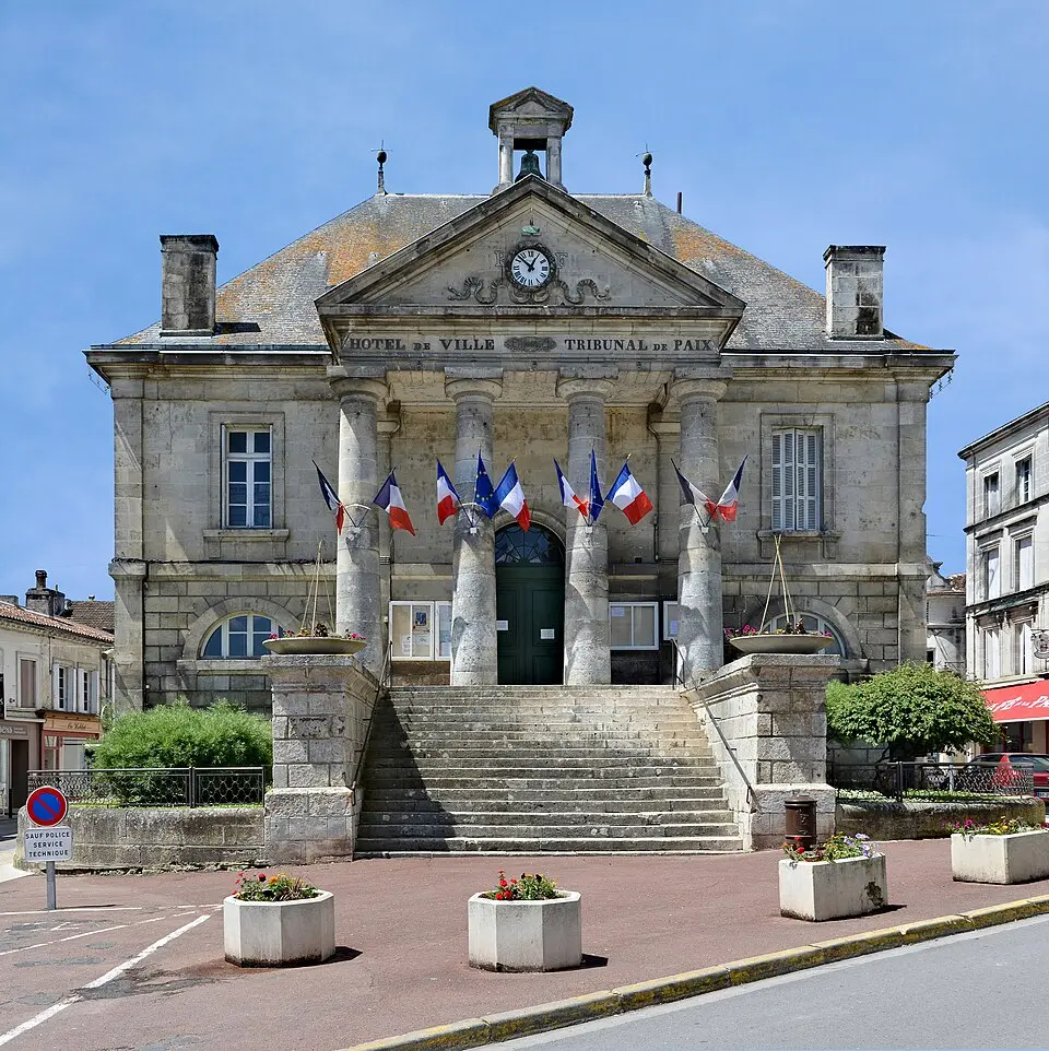 Image: JLPC · CC BY-SA 3.0 Châteauneuf-sur-Charente
