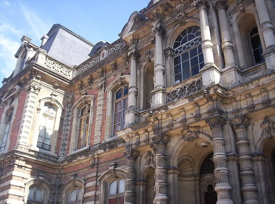 Obrázek: Sand~commonswiki · Public domain Château Perrier