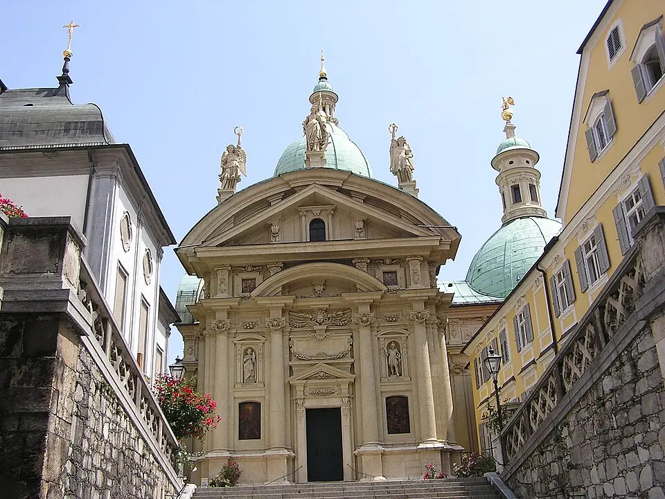 Bild: gugganij · CC BY-SA 3.0 Katharinenkirche und Mausoleum