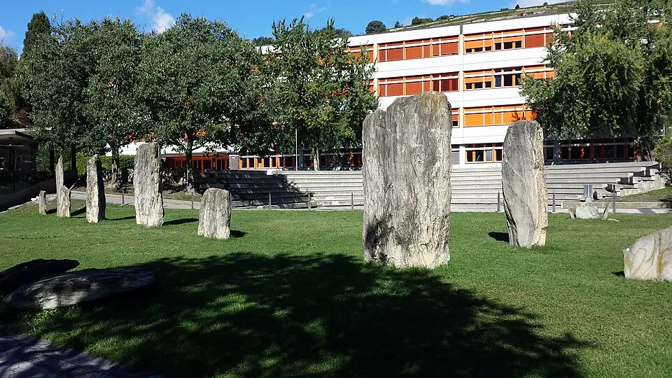 Chemin des Collines, menhirs and archaeological zone