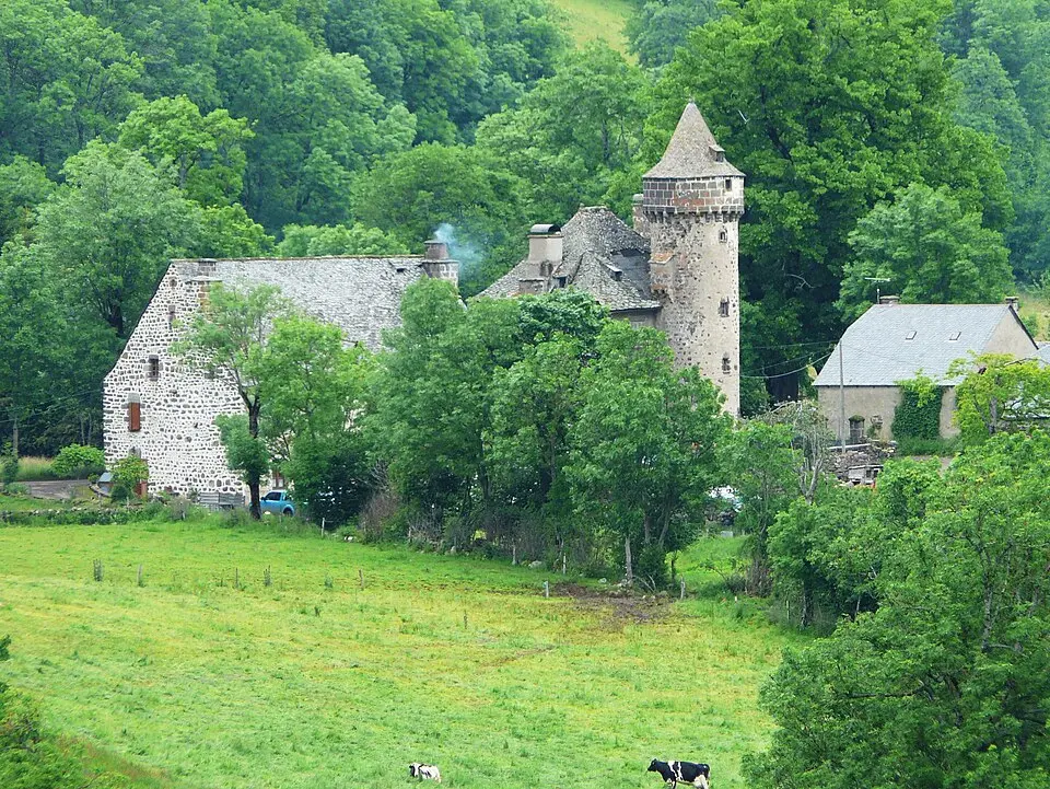 Obrázek: Père Igor · CC BY-SA 4.0 château d'Escorolles