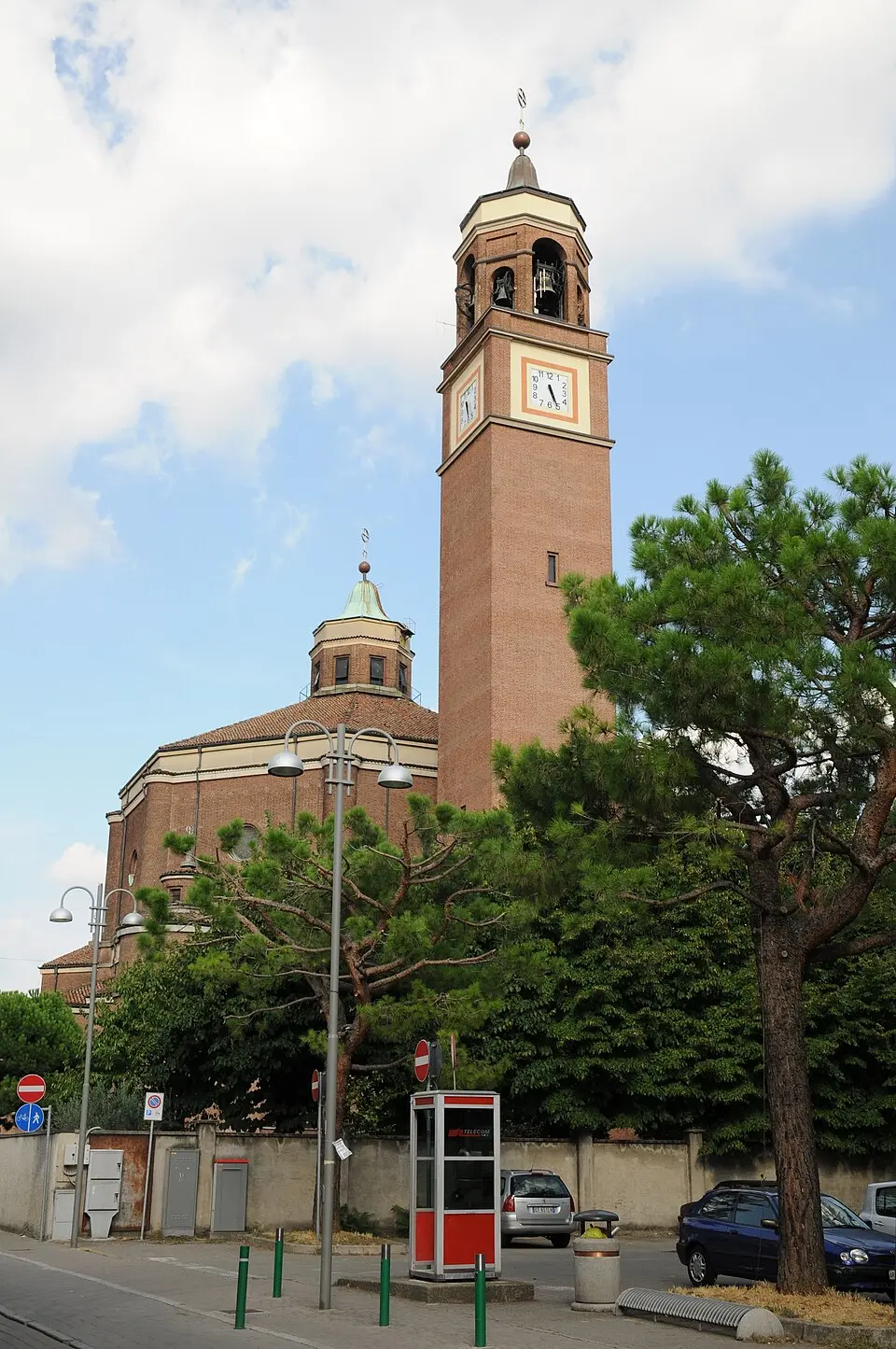 Image: AlfaLancia · CC BY-SA 3.0 chiesa della Beata Vergine Assunta
