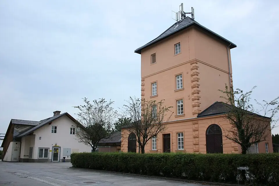 Obrázok: Arne Müseler / www.arne-mueseler.de · CC BY-SA 3.0 AT Christian-Doppler-Klinik, Objekt 19, Wasserturm