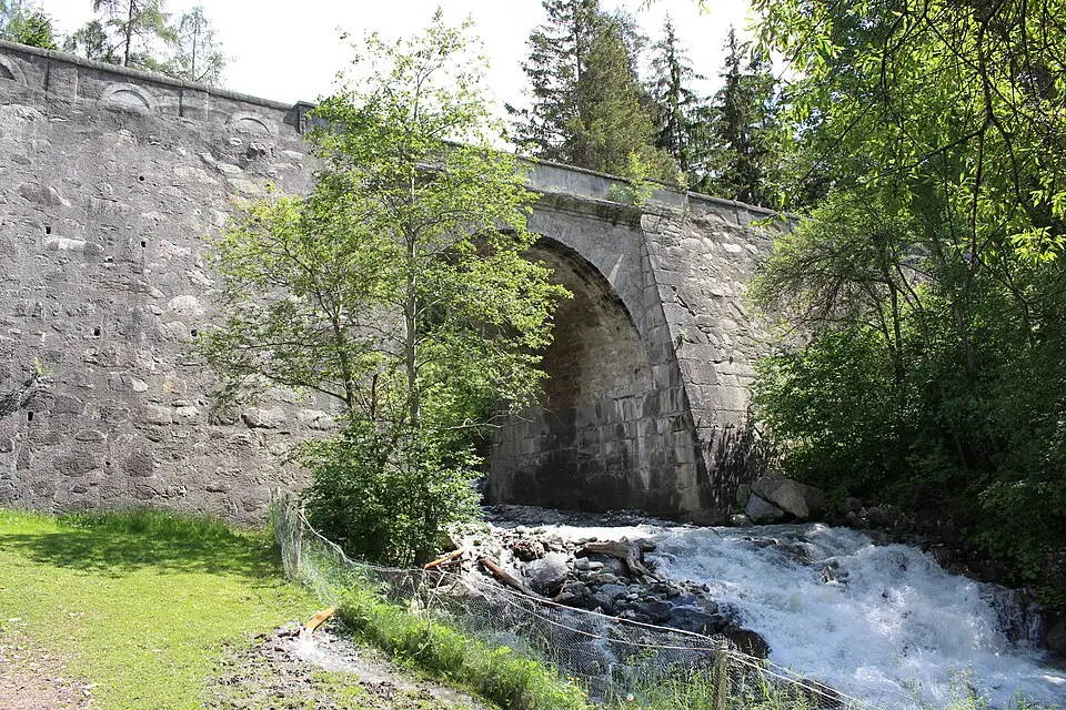 Straßenbrücke, Christina-Bach-Brücke