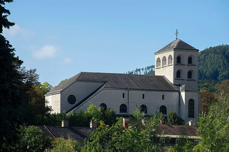 Obrázok: Thomas Ledl · CC BY-SA 4.0 Christkönigskirche Gloggnitz
