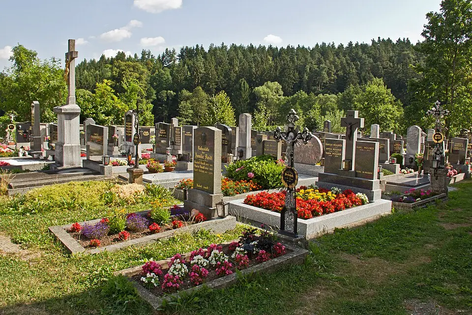 Obrázok: Duke of W4 · CC BY-SA 3.0 AT Friedhof Aigen
