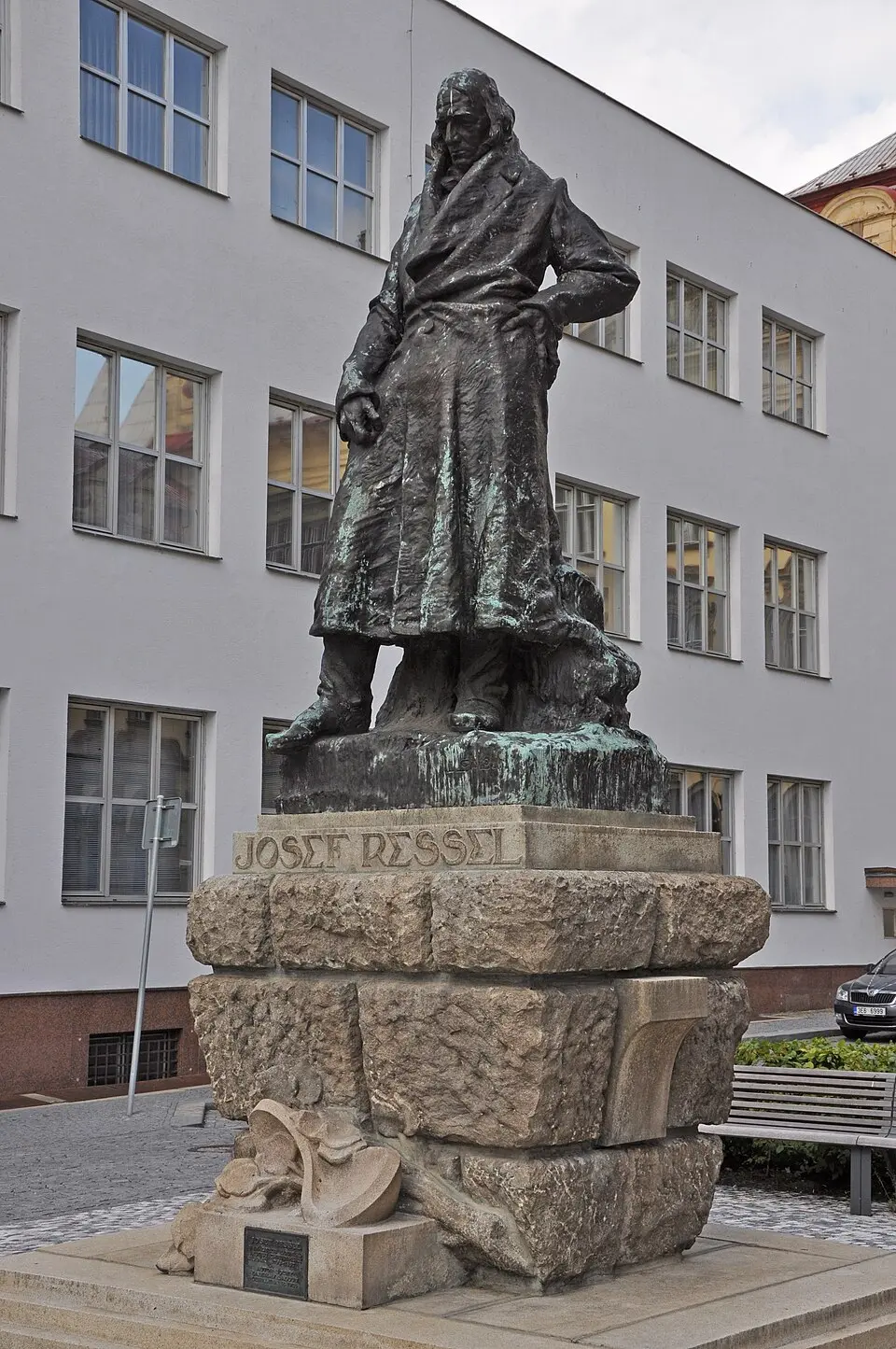 pomník Josefa Ressela