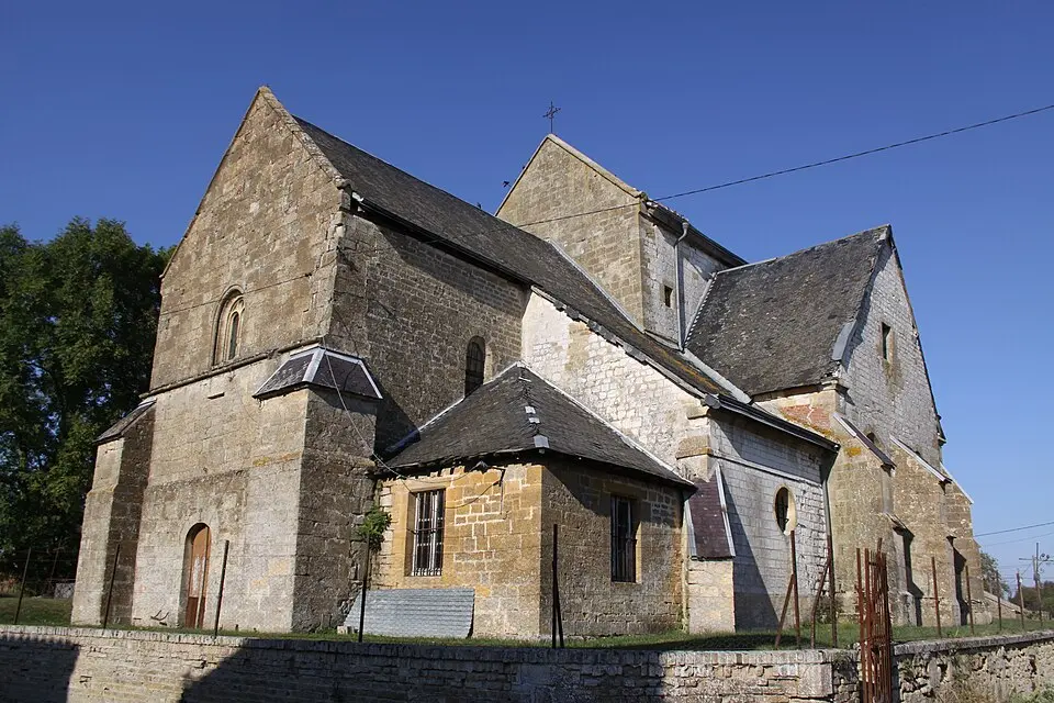 Slika: NEUVENS Francis · CC BY-SA 3.0 église Saint-Pierre de Chuffilly-Roche