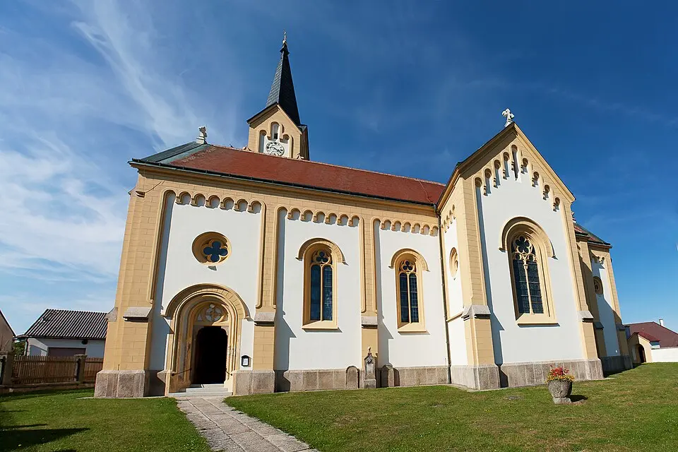 Image: Butu (talk) · CC BY 3.0 Pfarrkirche Langschwarza