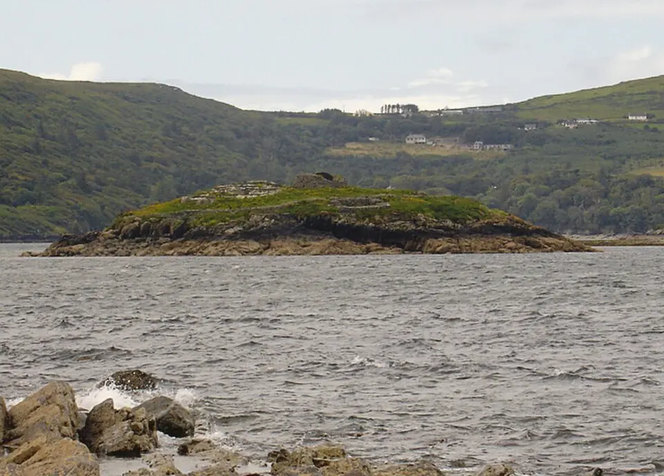 Obrázok: Linda Bailey · CC BY-SA 2.0 Church Island - Valentia Harbour