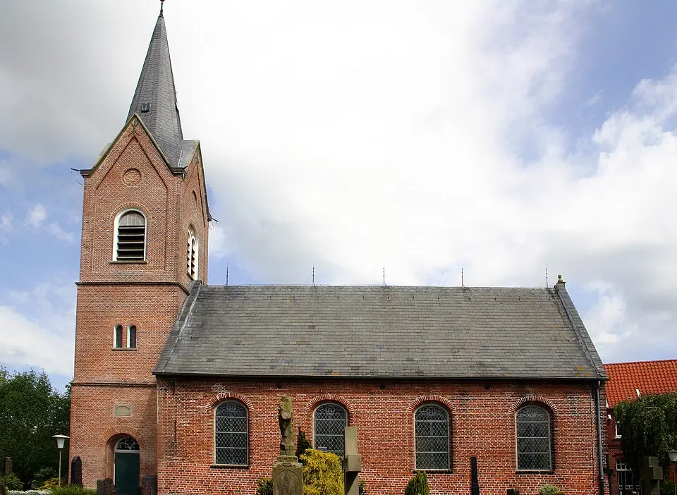 Obrázek: Frisia Orientalis · CC BY-SA 3.0 Amdorfer Kirche