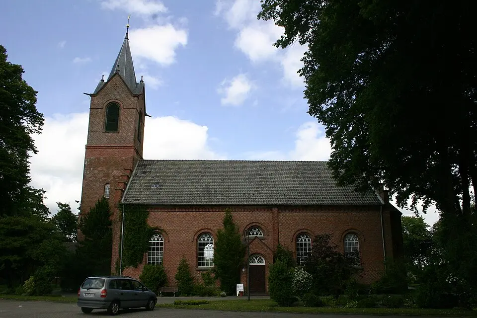 Slika: Frisia Orientalis · CC BY-SA 3.0 Jheringsfehner Kirche