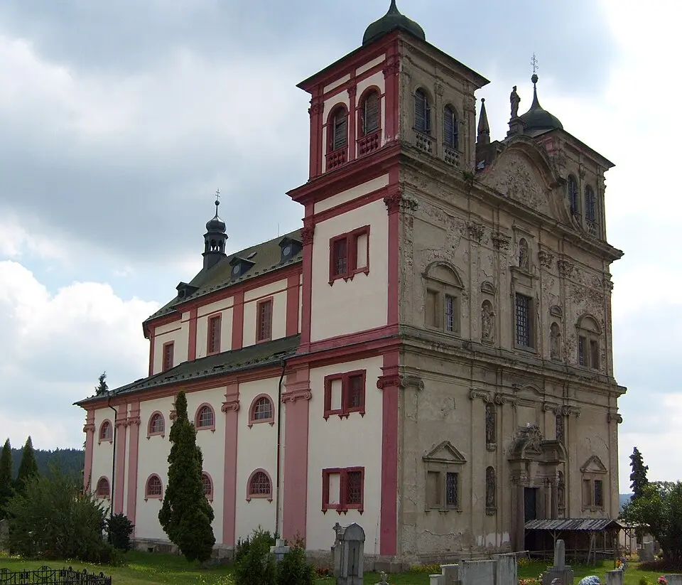 Immagine: Ben Skála · CC BY 2.5 Kostel Povýšení svatého Kříže