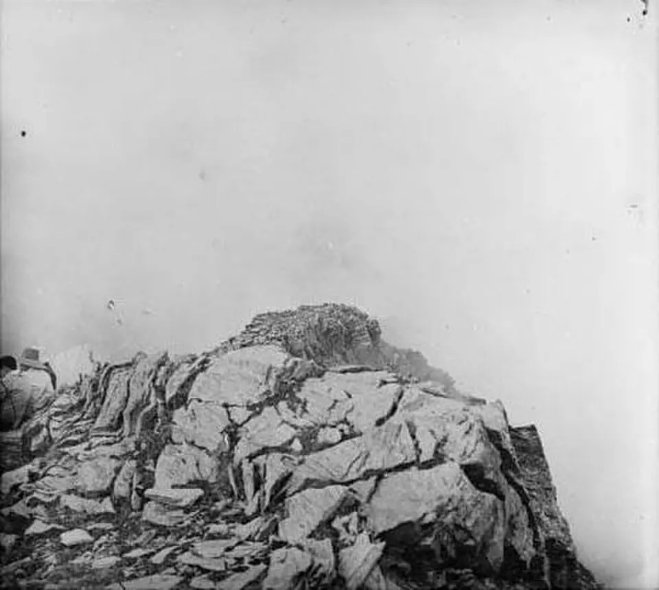 Image: Cèsar August Torras i Ferreri · Public domain Puig de Pastuira
