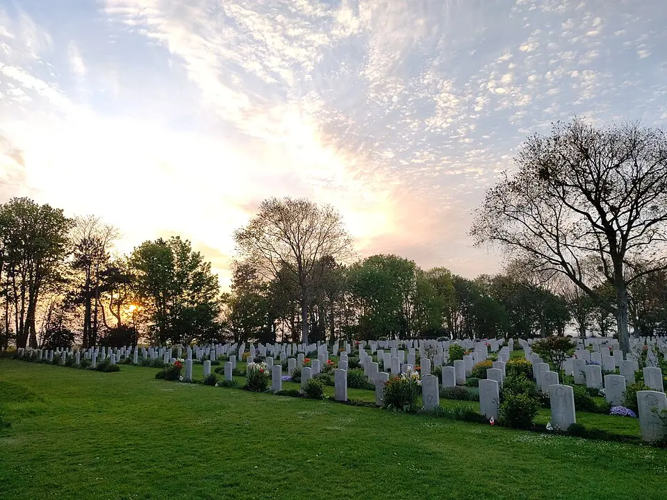cimetière militaire canadien de Bény-sur-Mer